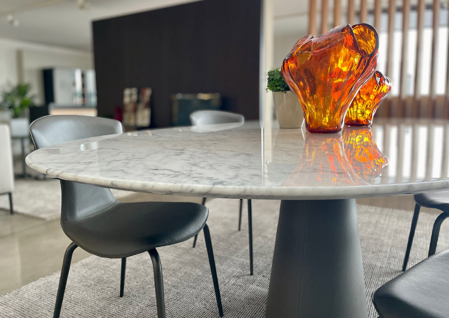 Poltrona Frau, Mesa Ellipse