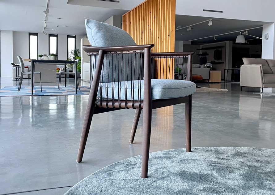 Poltrona Frau, Viola